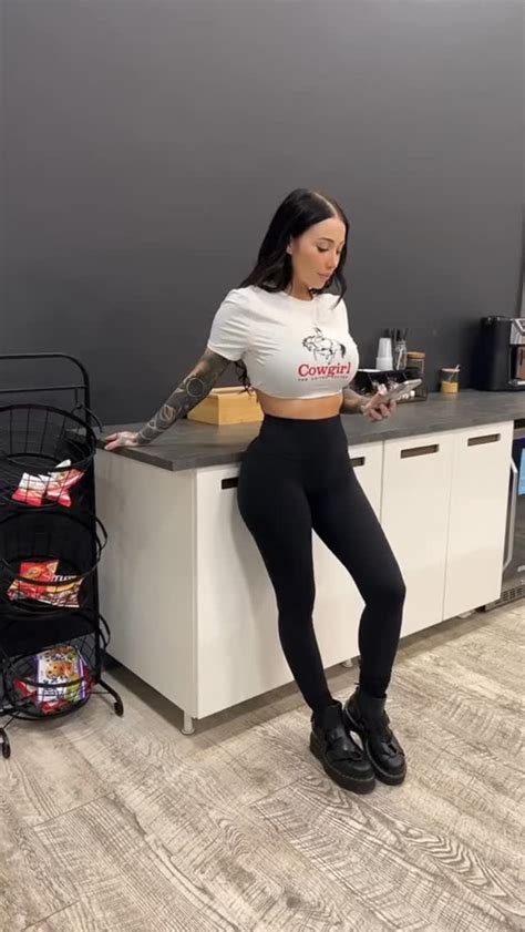 willow harper|Willow (@willowharperxo) • Instagram photos and videos.